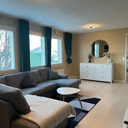 Koselig Rom I Med Felles Fasiliteter Homestay szállás Tromsø